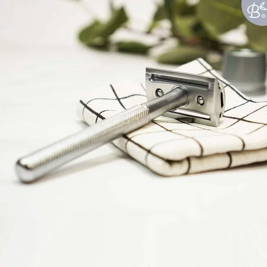 Gloednieuw ⭐ Bamboozy Safety Razor RVS + 20 Scheermesjes + Houder Zilver Chrome Unisex Vrouwen Mannen Double Edge Zero Waste Duurzaam Scheren ???? 8 Gloednieuw ⭐ Bamboozy Safety Razor RVS + 20 Scheermesjes + Houder Zilver Chrome Unisex Vrouwen Mannen Double Edge Zero Waste Duurzaam Scheren ???? - Afbeelding 8