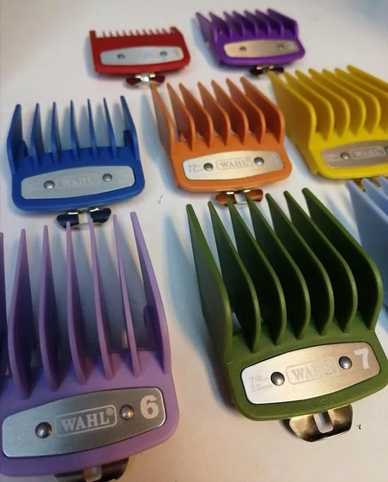 Gloednieuw ???? Wahl Super Taper Cordless Tondeuse + Premium Color Opzetkammen Set 8 Stuks| Professionele Tondeuse ✔️ 4 Gloednieuw ???? Wahl Super Taper Cordless Tondeuse + Premium Color Opzetkammen Set 8 Stuks| Professionele Tondeuse ✔️ - Afbeelding 4