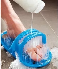 Goedkoop ???? LOUZIR Voeten Scrubber - Voetmassage - Massage Slipper - Voetscrub - Douche Scrub - Voet Schoonmaken - Borstel - Badkamer - Feet Wash Shower ???? -Jean Paul Gaultier Shop 550x697 2